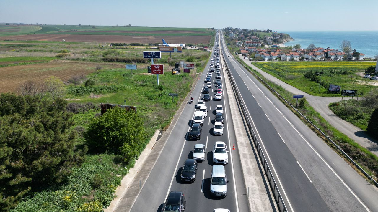 Tekirdağ İstanbul kara yolunda trafik yoğunluğu yaşanıyor Elips Haber