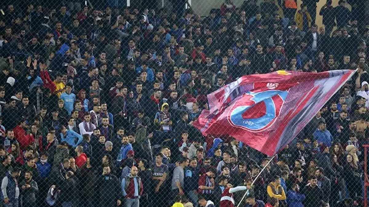 Trabzonspor Taraftar Ndan Filistin E Destek Y R Y Elips Haber