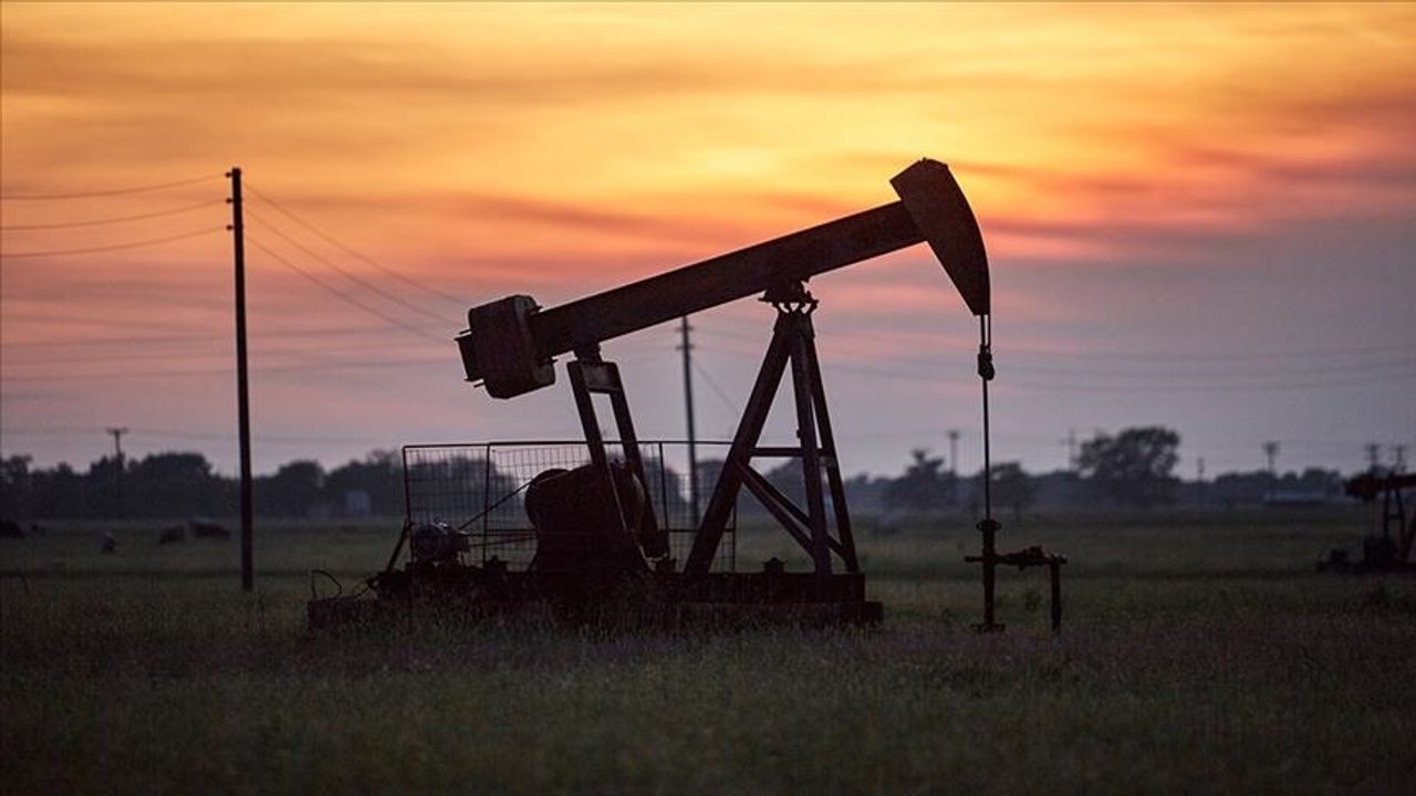 Brent petrolün varili 82,16 dolardan işlem görüyor