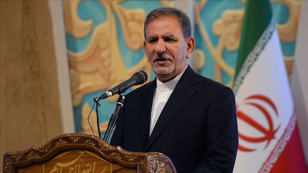 İran'da eski Cumhurbaşkanı Yardımcısı 1 yıl hapse mahkum edildi