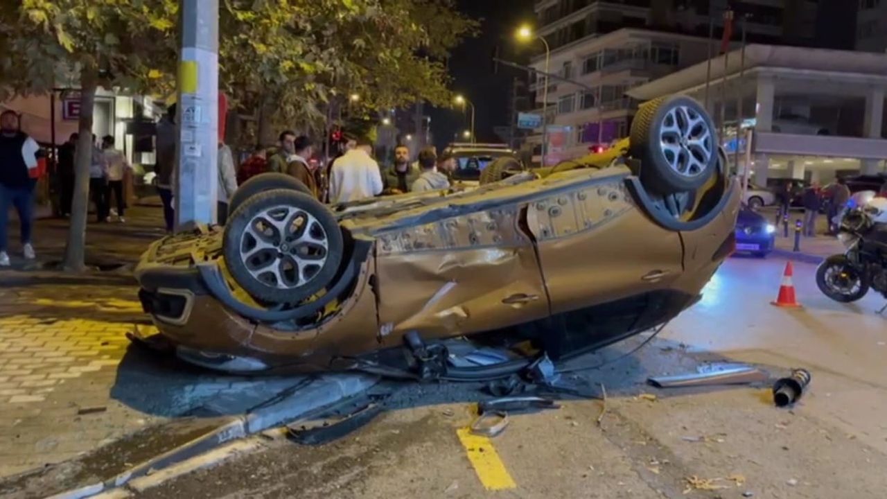 Kadıköy'de alkollü sürücünün kullandığı otomobil kaza yaptı: 1 yaralı