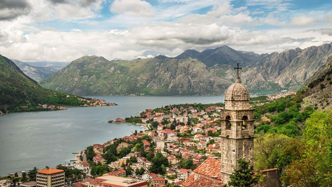 Karadağ'dan Türk vatandaşlarına vize kararı!