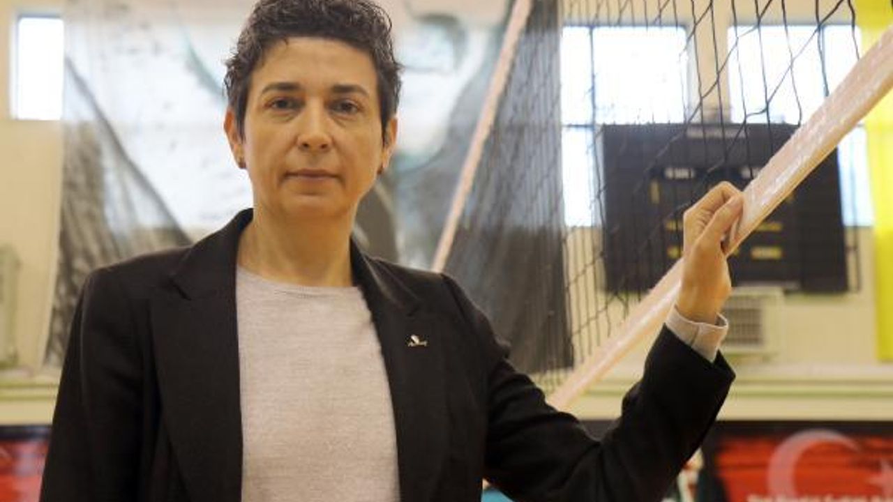 Nurper Özbar, Paris Olimpiyatları'na Avrupa'dan çağırılan tek kadın voleybol hakemi oldu
