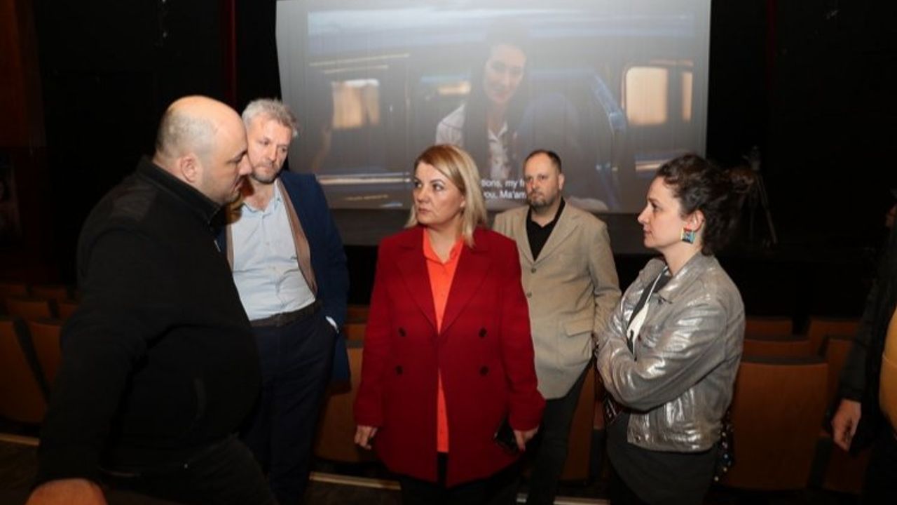 Başkan Hürriyet, Leyla Hanım filminin galasına davet etti