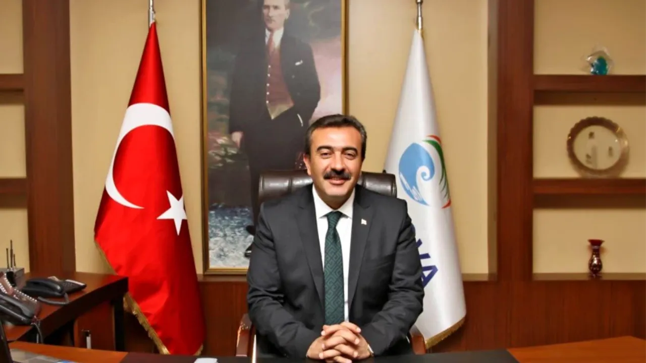 Çukurova Belediye Başkanı Soner Çetin CHP'den istifa etti