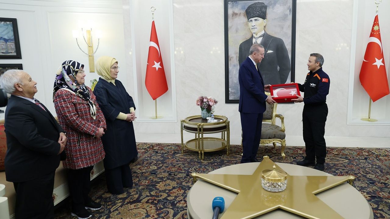 Cumhurbaşkanı Erdoğan, uzaydan dönen ilk Türk astronot Gezeravcı'yı kabul etti