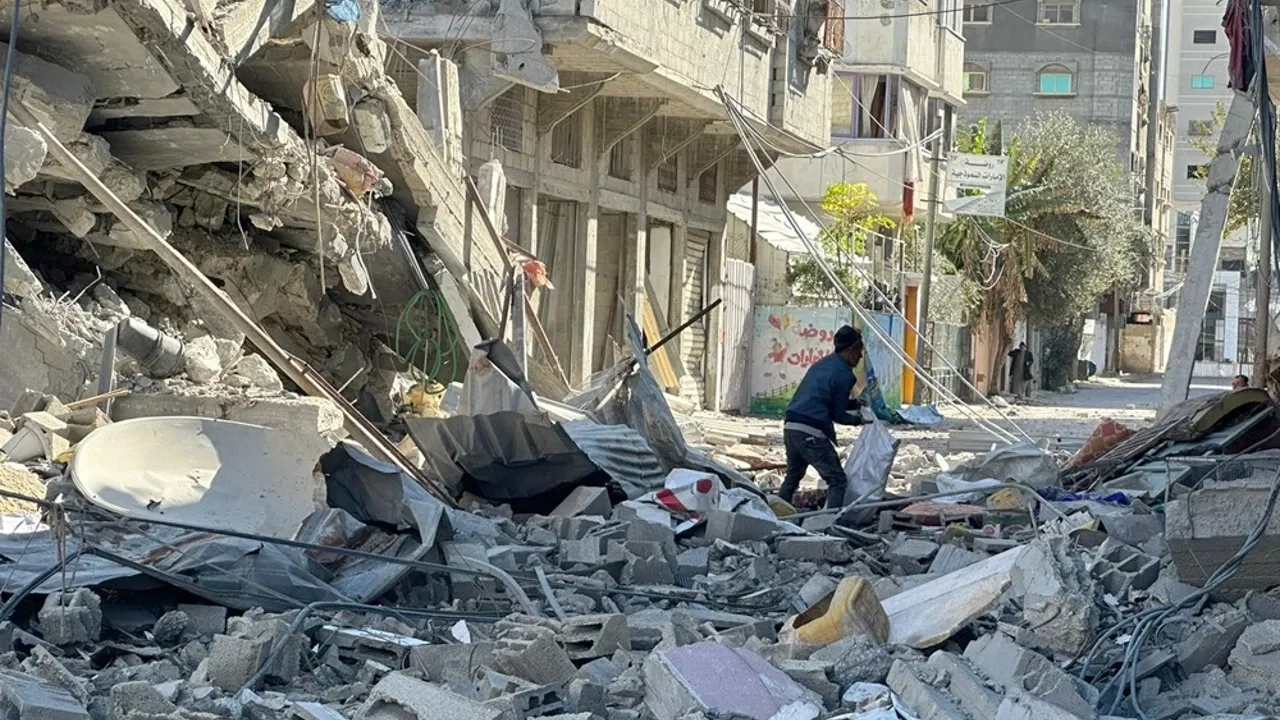 İsrail'in Gazze'ye düzenlediği saldırılarda öldürülen Filistinlilerin sayısı 28 bin 176'ya çıktı