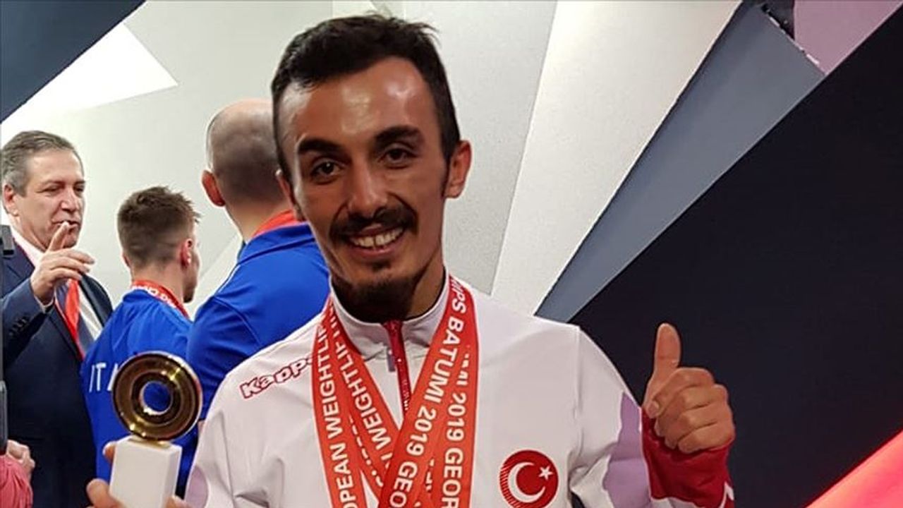 Muammer Şahin, halterde Avrupa şampiyonu oldu