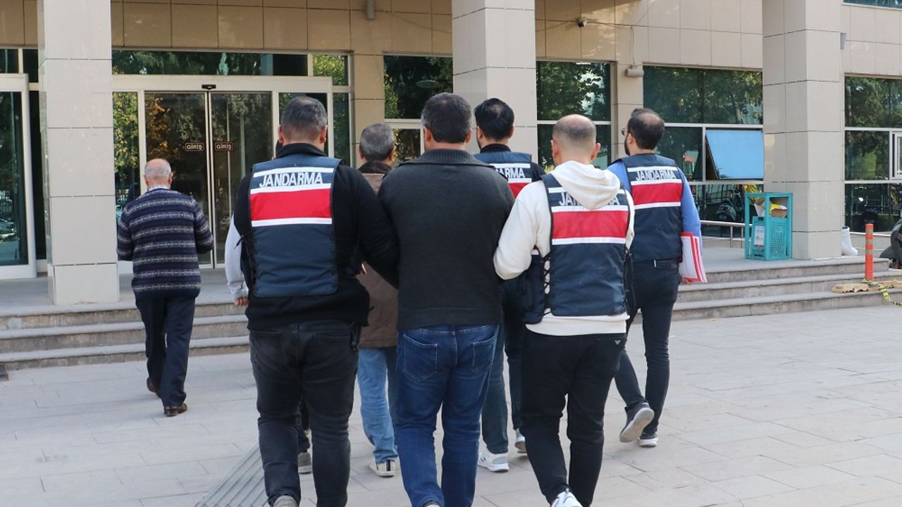 Kilis'te terör örgütü PKK üyesi iki kişi tutuklandı