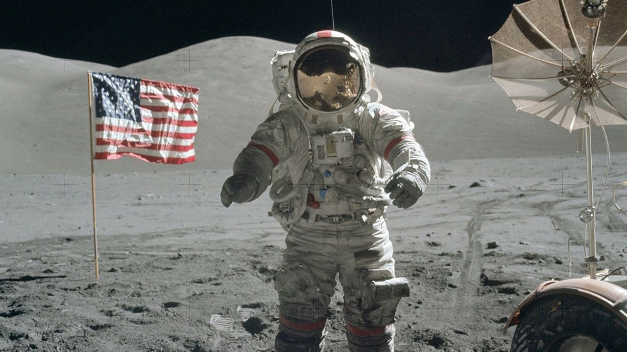 NASA yetkilisi, ABD'nin Ay'a hiç gitmediği iddiasına karşı 6 kez gittiklerini savundu