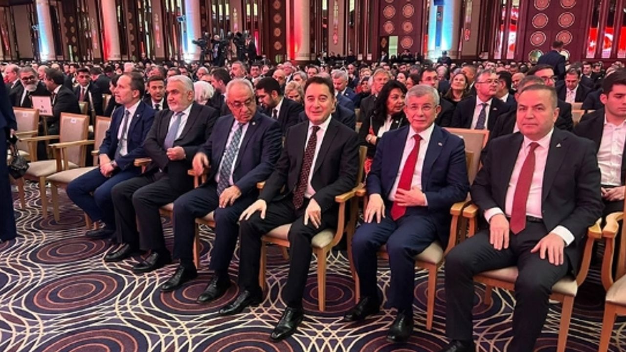 Beştepe'de 29 Ekim resepsiyonu: CHP ve DEM Parti katılmadı, Babacan ve Davutoğlu yan yana