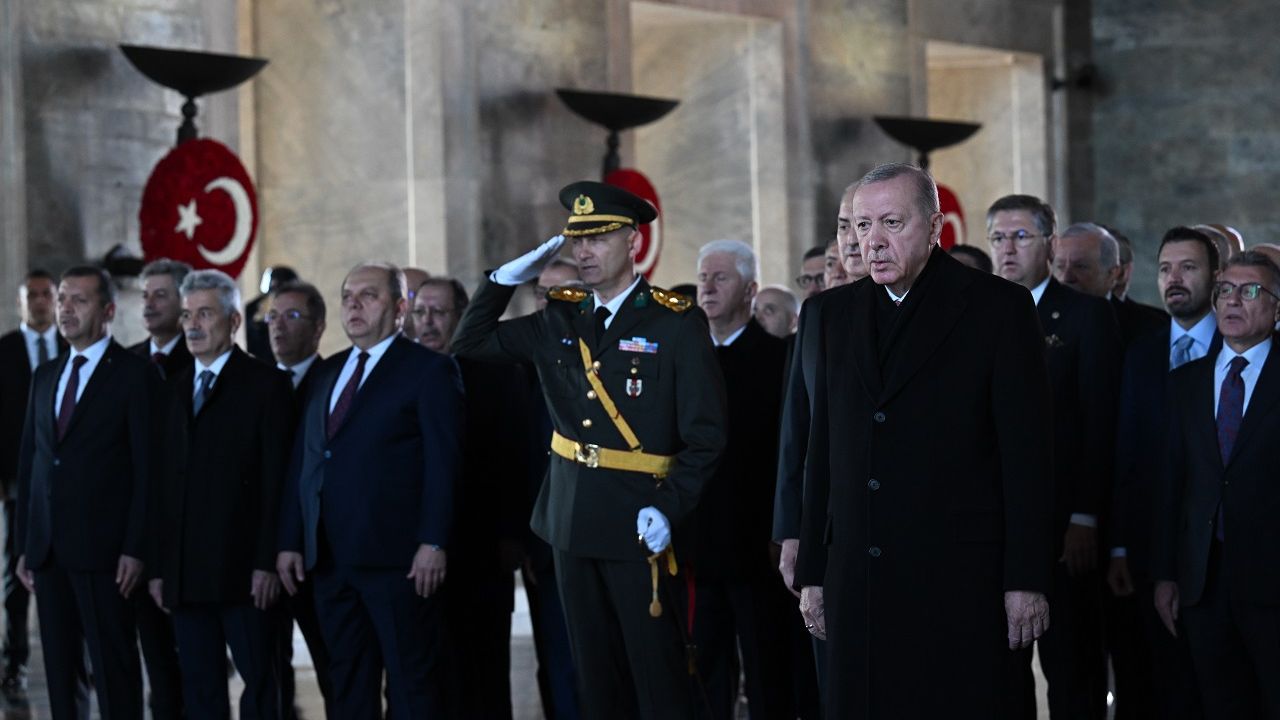 Anıtkabir’i ziyaret eden Erdoğan ‘özel deftere’ yazdı: 'Şahsımıza saldırılar artıyor'