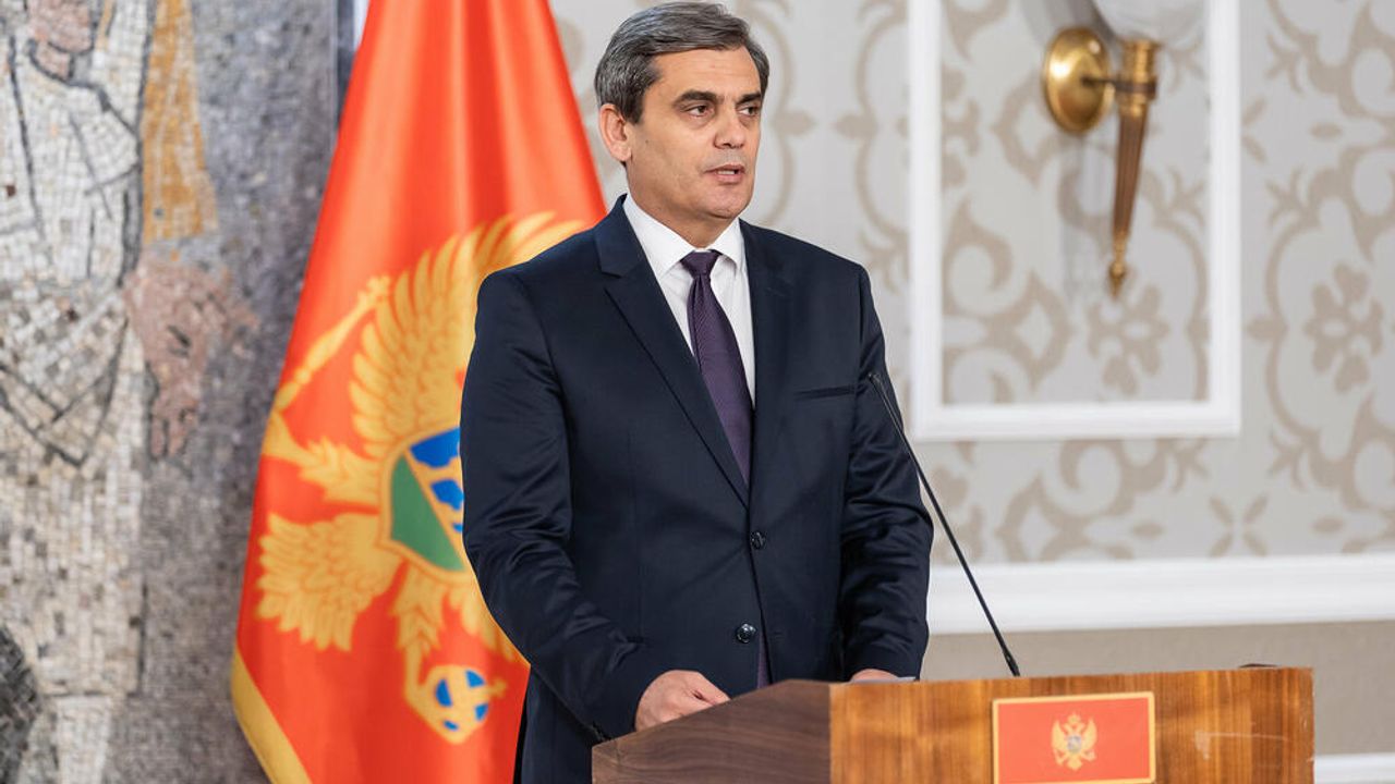 Karadağ'dan Türk vatandaşlarına vize açıklaması