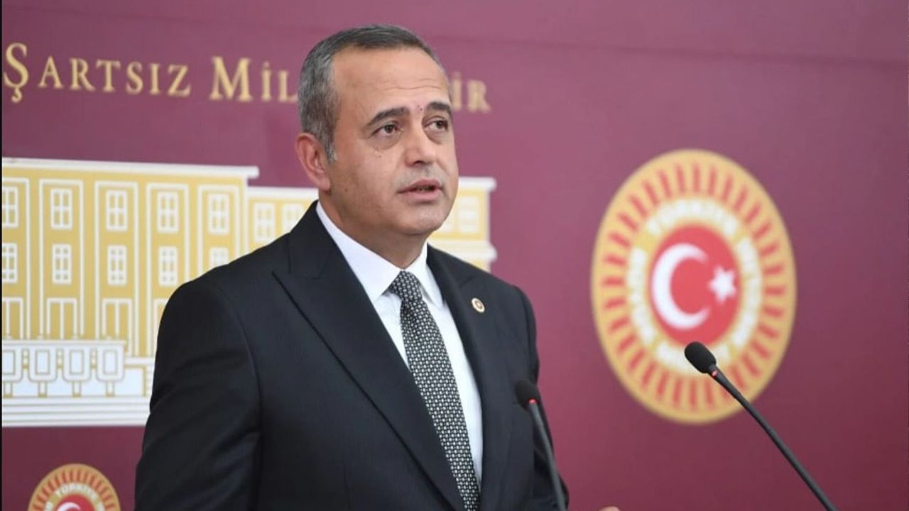 DEVA Partili Ertuğrul Kaya Mansur Yavaş’ı yollar üzerinden eleştirdi