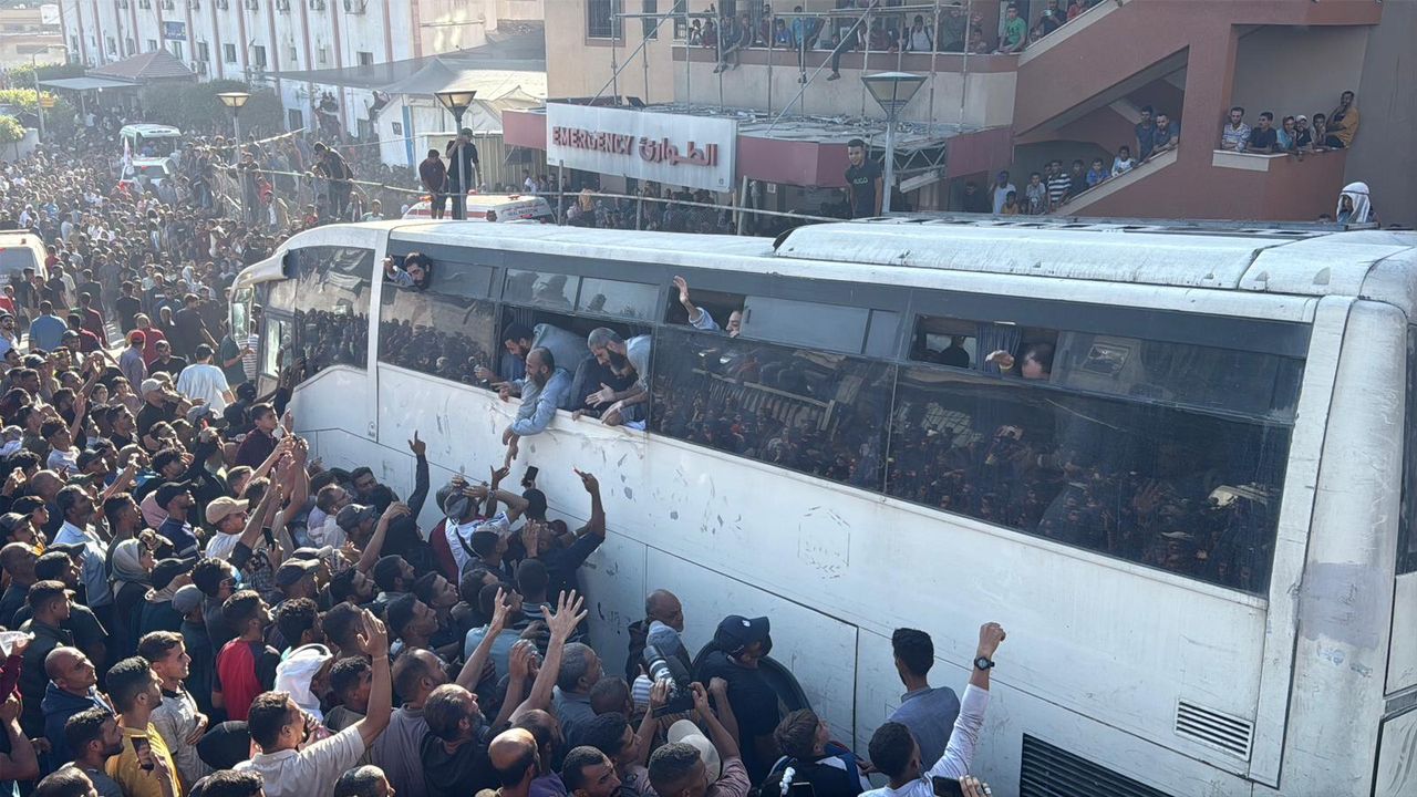 İsrail, 15’i daha önce serbest bırakılan 21 Filistinliyi gözaltına aldı