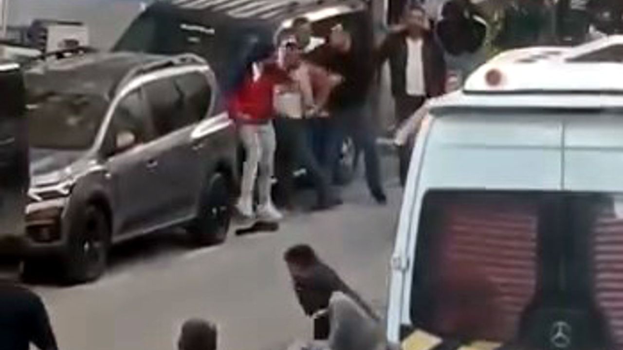 Esenyurt'ta akraba iki aile bıçak ve sopalarla birbirine saldırdı: 1 ölü 4 yaralı