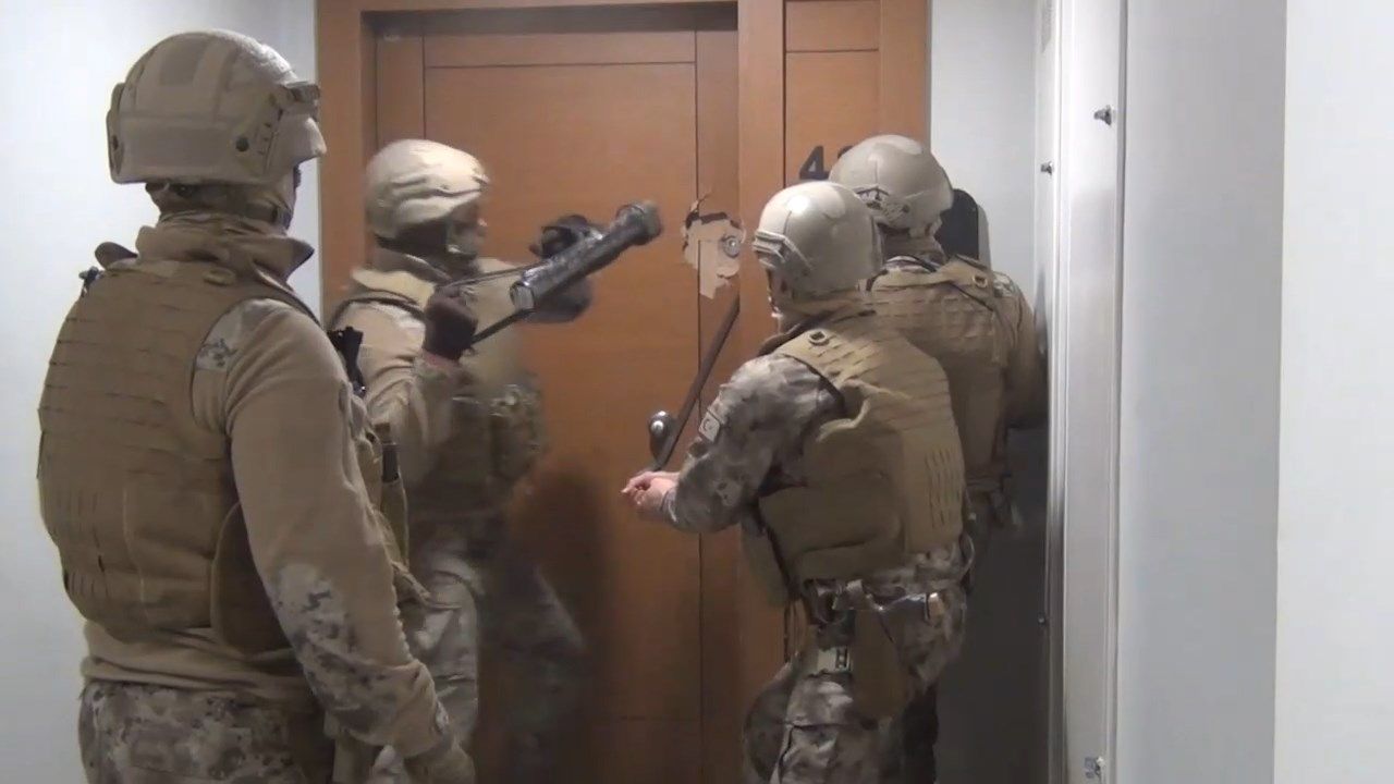 İstanbul'da IŞİD operasyonu: 21 gözaltı