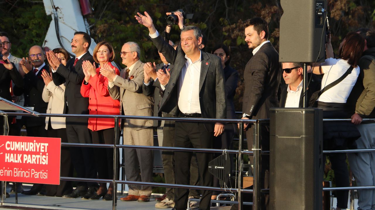 Özgür Özel: Yasaksız Türkiye, vizesiz Avrupa geliyor