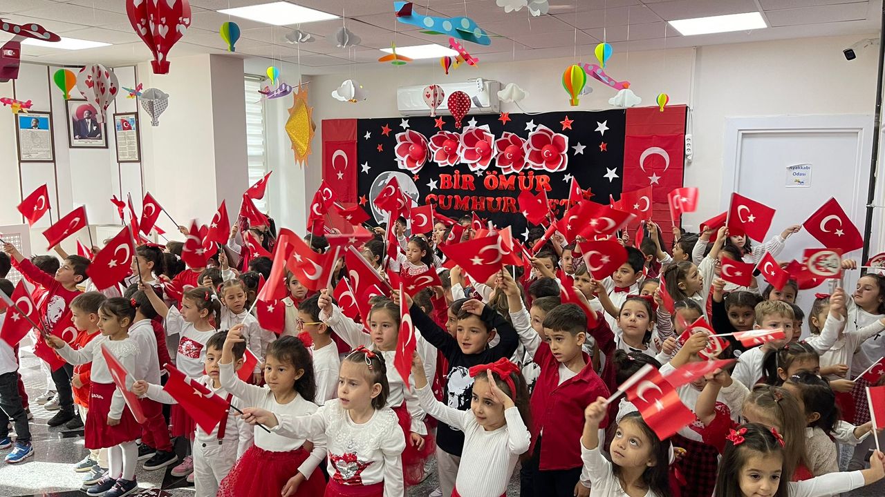 Pursaklar’ın Nezaket Okullarında cumhuriyet coşkusu