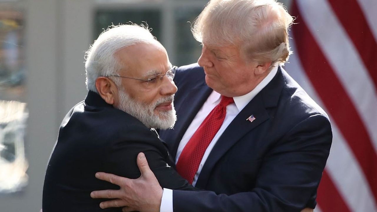 Video: Trump, Hindistan Başbakanı Modi'nin aksanını taklit etti