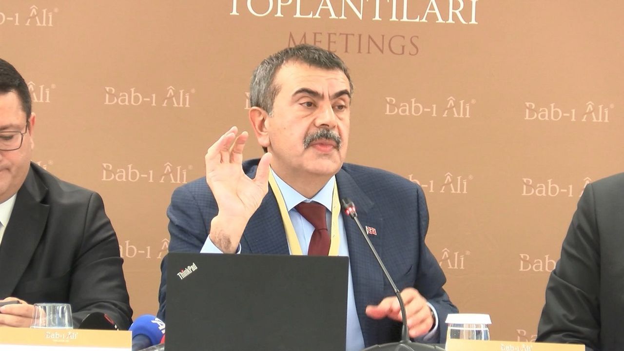 Yapay zeka destekli açık uçlu soruların değerlendirilmesi ile ilgili proje geliştiriliyor
