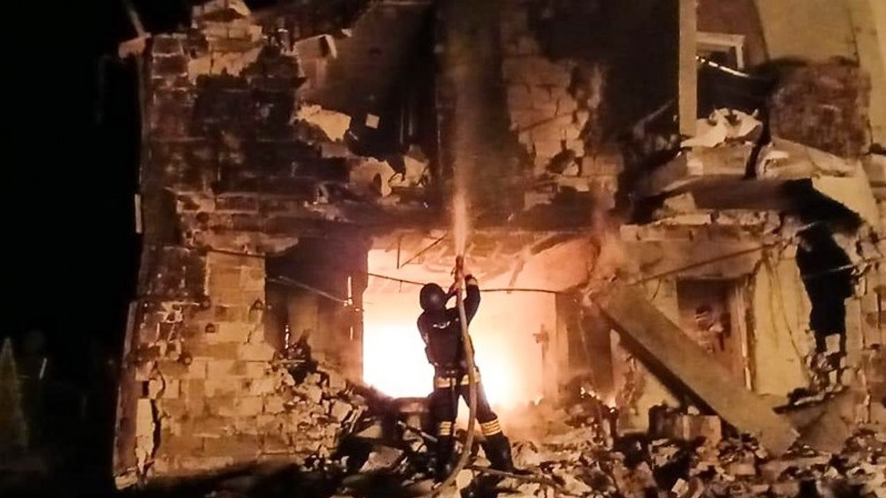 Zelenskiy: Rusya, 650 İHA ve 50 füzeyle Ukrayna'ya saldırdı