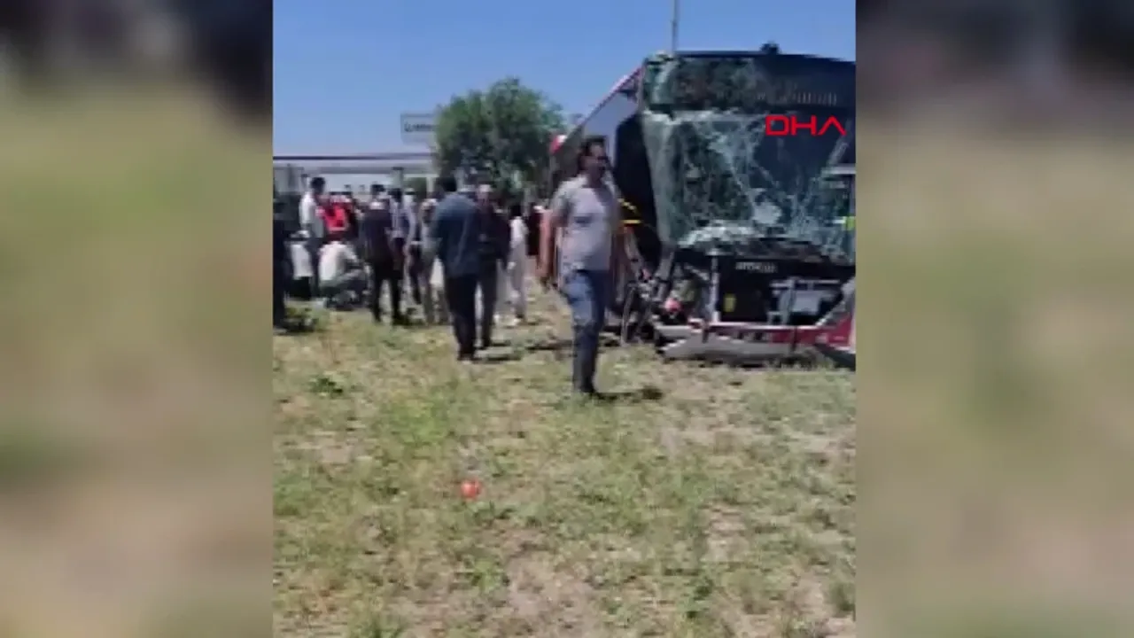 Ankara'da belediye otobüsü kaza yaptı: Yaralılar var