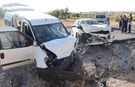 Nevşehir'de otomobil ile hafif ticari araç çarpıştı: 14 yaralı