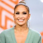 57 yaşındaki Jennifer Lopez’in fiziğini gören dönüp bir daha baktı