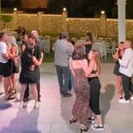 Düğüne bir gün kala nişan bozuldu, salonu iptal edemeyince yakınlarıyla eğlendi!