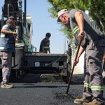 Etimesgut'ta kaldırım ve asfalt yenileme çalışmaları sürüyor