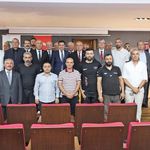 Ankara’da oto sanatkarlarının mesleki eğitim gündemi masaya yatırıldı