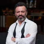 Oyuncu Serhat Mustafa Kılıç, evinde ölü bulundu