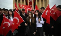 19 Mayıs kutlanıyor: 81 ilden gelen gençler Anıtkabir’i ziyaret etti!
