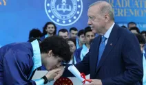 Erdoğan'ın torunu mezun oldu, diplomasını dedesinden aldı!