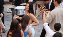 Dua Lipa'nın İtalya'daki düğününden renkli kareler