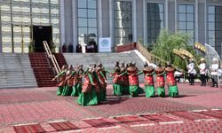 Türkmenistan'da UNESCO tescilli ‘Halı Bayramı’ kutlandı