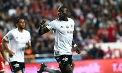 Beşiktaş, Antalyaspor karşısında geriden geldiği maçı 3 golle kazandı