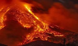 Etna Yanardağı'nın yasaklı bölgesinde yürüyüş yapan turist öldü!