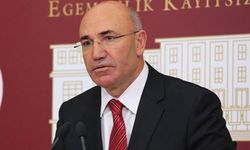 Mahmut Tanal’dan AK Parti sıralarına katılım eleştirisi: 7-8 milletvekiliyle yasalar görüşülüyor