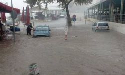 Manisa Turgutlu'da sağanak yağış, su baskınlarına yol açtı