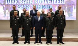 Bakan Yaşar Güler, Kara Kuvvetleri Komutanı Musa Avsever'i kabul etti