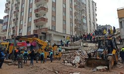 Depremde 51 kişinin hayatını kaybettiği apartmanın kolonları eksik yapılmış