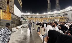 Mescid-i Haram'da bayram temizliği: Kabe örtüsü temizlendi