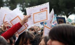 Antalya, Muğla, Isparta ve Burdur'da öğrenciler karnelerini aldı