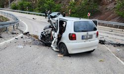 Ankara'da iki otomobil kafa kafaya çarpıştı: 3 ölü, 4 yaralı