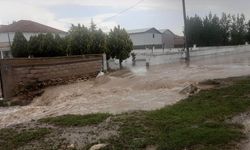 Konya'da sağanak yağış sele neden oldu