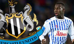 Newcastle United, 18 yaşındaki Yankuba Minteh'i transfer etti