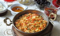 Menemen nasıl yapılır? Menemen soğanlı mı soğansız mı yapılır?