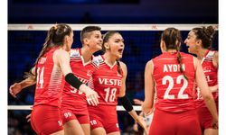 Filenin sultanları FIVB Milletler Ligi'nde İtalya'yı 3-0 yenerek yarı finalist oldu